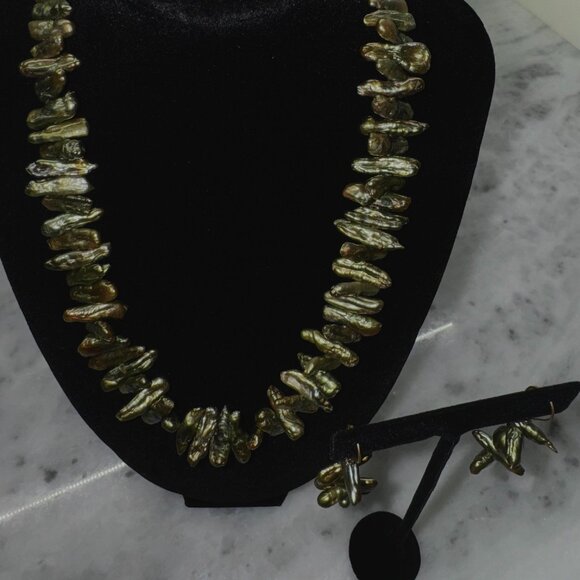 Green Fresh Water Pearl Necklace and Earring Set - Picture 5 of 12